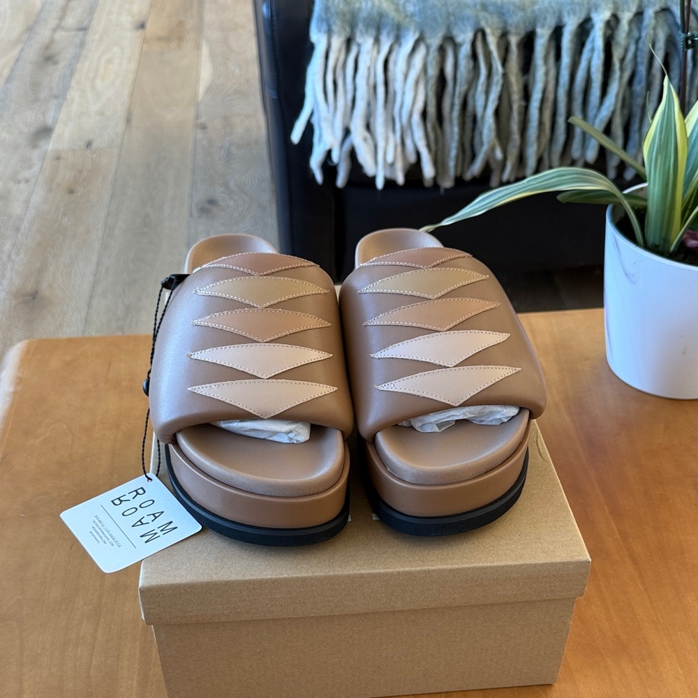 ROAM Tan Slide Sandals